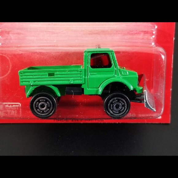 Majorette Mercedes-Benz Unimog Snow Plough / #259 / 200 Series / Movers - Picture 2 of 7
